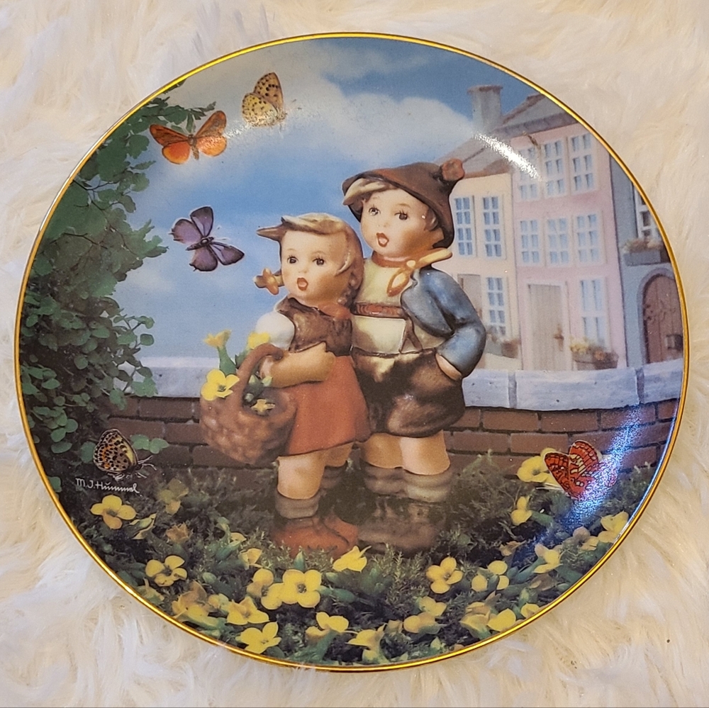 M.I. Hummel "Surprise" Limited Edition Collector Plate Art Wall Decor Butterfly